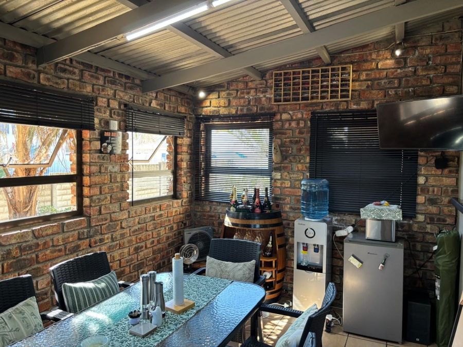 4 Bedroom Property for Sale in Sydenham Eastern Cape